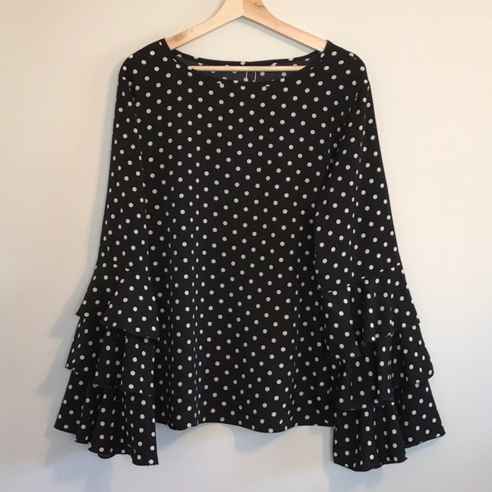✨HP✨ Plus Size Polkadot Top - 5 ⭐️ Rated! - Picture 5 of 8